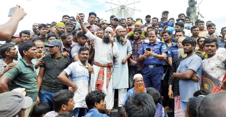 সড়কে ব্যাটারিচালিত ভ্যান-রিকশা বন্ধের প্রতিবাদে চালকদের বিক্ষোভ