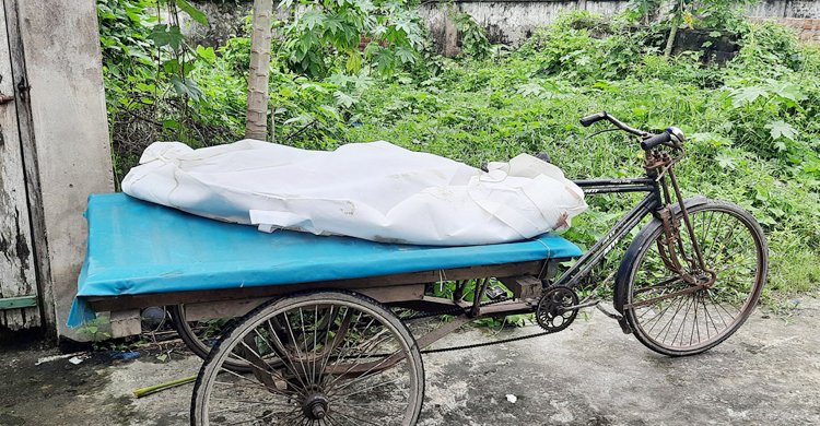 স্বামী ঋণ পরিশোধে ব্যর্থ হওয়ায় পেটে ছুরি চালালেন স্ত্রী