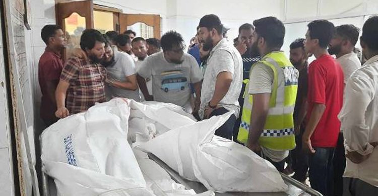 দাঁড়িয়ে থাকা ট্রাকে মোটরসাইকেলের ধাক্কা, ইউপি চেয়ারম্যানসহ নিহত ২