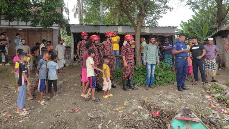 বাল্কহেডের ধাক্কায় নৌকাডুবে বৃদ্ধ নিখোঁজ