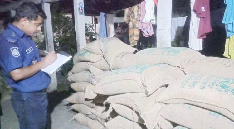 ঘোড়াঘাটে ৯৫ বস্তা সরকারি চাল জব্দ