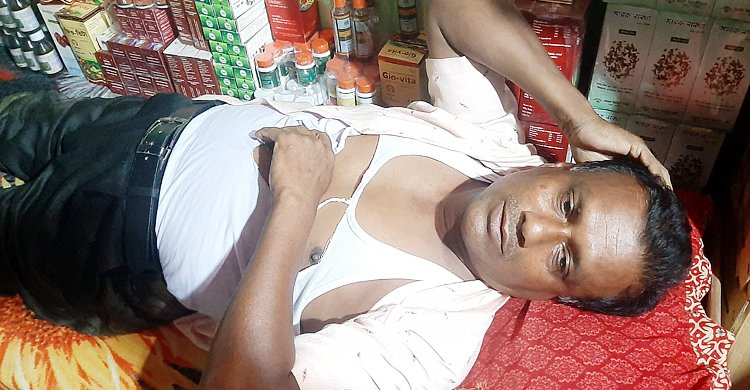 নাটোরে আ’লীগ নেতাকে হাতুড়িপেটা