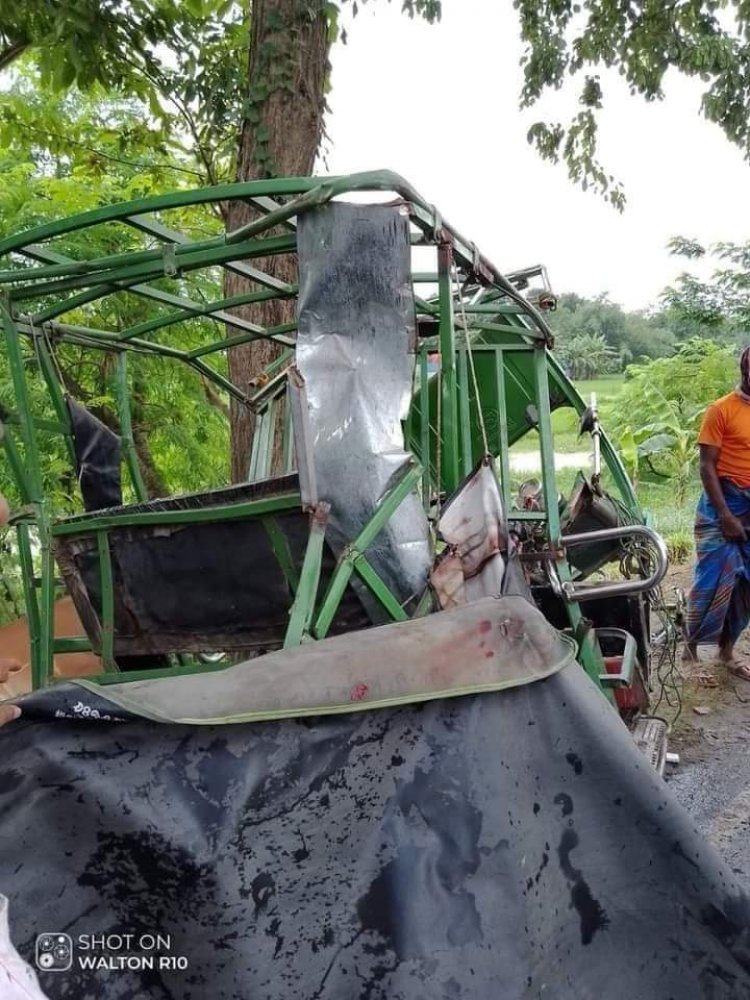 কুষ্টিয়ায় বাসের ধাক্কায় প্রাণ গেলো ইজিবাইকের যাত্রী দুই ভাইরার!