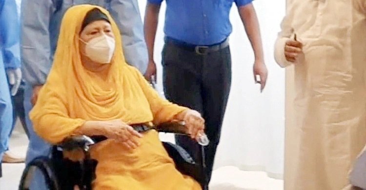 ‘ঝুঁকিপূর্ণ খালেদা জিয়ার শারীরিক অবস্থা’
