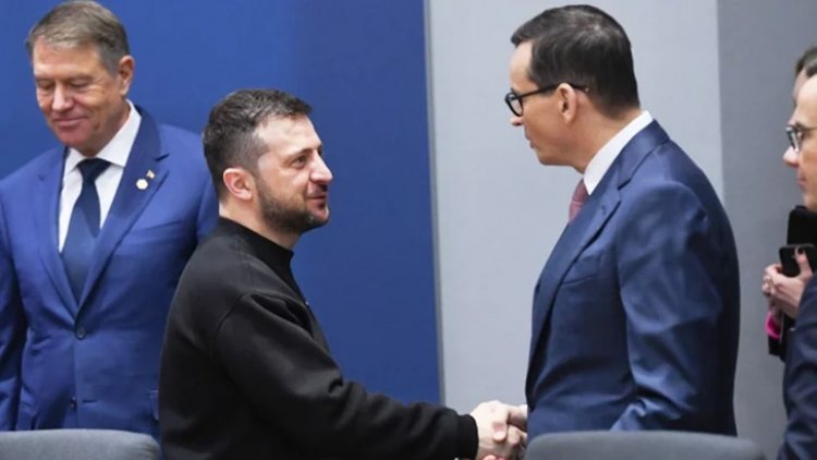 অস্ত্র বন্ধের পর এবার জেলেনস্কিকে যে হুমকি দিলেন পোল্যান্ডের প্রধানমন্ত্রী 