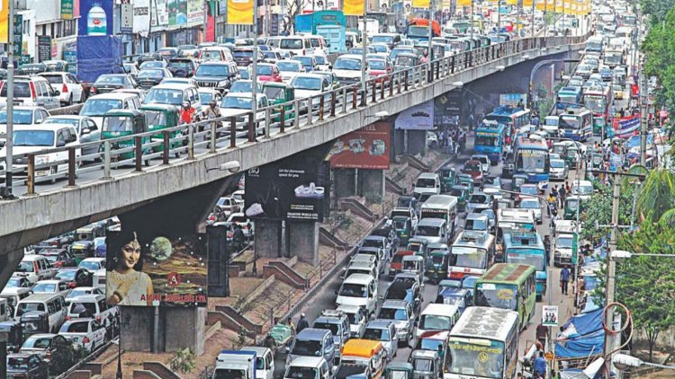 ধারণক্ষমতার চেয়ে ১২ লাখ গাড়ি বেশি চলে ঢাকায়