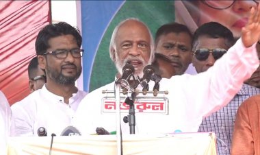 সরকারের পদত্যাগের ছাড়া জনগণ রাজপথ ছাড়বে না: ড.মঈন খান