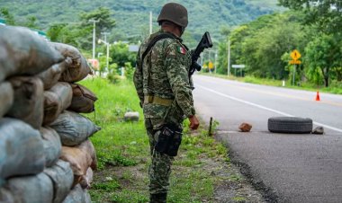 কার্গো ট্রাকে লুকিয়ে ভ্রমণের সময় দুর্ঘটনা, ১০ অভিবাসী নিহত