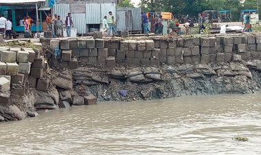  মেঘনায় বাঁধের ব্লক ধসে শিশুসহ নিহত ২