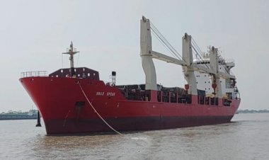 পারমাণবিক বিদ্যুৎকেন্দ্রের পণ্য নিয়ে মোংলায় রুশ জাহাজ