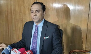 আইনমন্ত্রী আইনের রাজনৈতিক ব্যাখ্যা করছেন : কায়সার কামাল