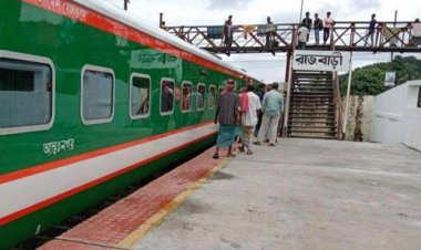 পদ্মা সেতুর উদ্বোধনের ট্রেনে পাথর নিক্ষেপ, কিশোর আটক