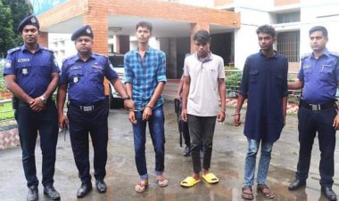 গাইবান্ধায় দেশীয় অস্ত্রসহ ৪ যুবক আটক