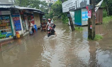 নদীতে পানি নেই, নগরীতে জলাবদ্ধতা