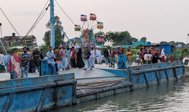 মেঘনায় ট্রলারডুবির ঘটনায় এক শিশুর মরদেহ উদ্ধার, এখনও নিখোঁজ ৪