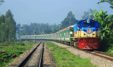 ট্রেন থেকে নামার সময় পা হারালেন এক নারী