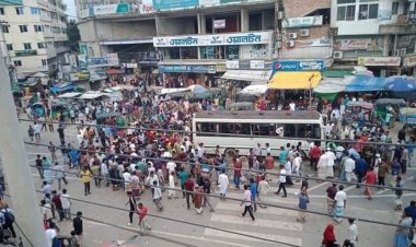 চট্টগ্রামে মোটরসাইকেল ও অটোরিকশায় বাসের ধাক্কা, নিহত ২