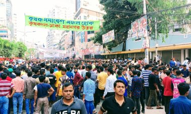 খালেদা জিয়ার সুচিকিৎসার দাবিতে নয়াপল্টনে বিএনপির সমাবেশ চলছে