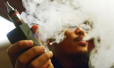 তরুণদের মধ্যে ই-সিগারেটের ব্যবহার বাড়ছে, হুমকিতে স্বাস্থ্যব্যবস্থা