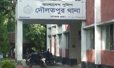 মানিকগঞ্জে ককটেল ফাটিয়ে ৩০ ভরি স্বর্ণ ছিনতাই