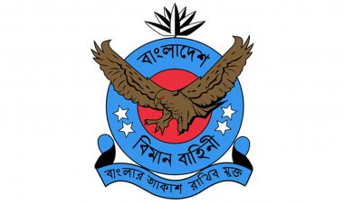 বগুড়ায় দুর্ঘটনায় বিমান বাহিনীর প্রশিক্ষণ বিমান