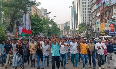 মিছিলে মিছিলে অংশ নিচ্ছে যুব সমাবেশে নেতাকর্মীরা 