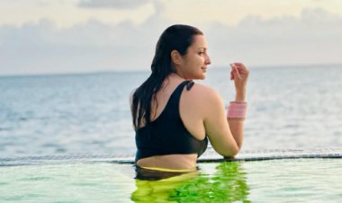 মধুচন্দ্রিমা রেখে ‘গার্লস ট্রিপ’-এ গেলেন পরিণীতি