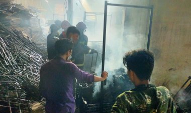 গাজীপুরে কয়েল কারখানায় আগুন