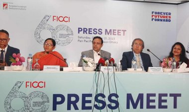 অবশেষে অবরুদ্ধ গাজায় ঢুকল ত্রাণবাহী ট্রাক