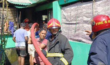পোশাক শ্রমিকদের ভাড়া বাসায় আগুন, পুড়ে ছাই ২০ ঘর