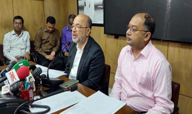 আজ রাতেই আঘাত হানতে পারে ঘূর্ণিঝড় হামুন : দুর্যোগ প্রতিমন্ত্রী