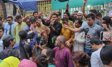 সরকারের পতন ঘণ্টা বেজে উঠেছে: নূরুল হক নূর