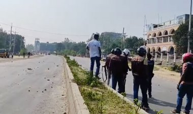 মসজিদের মাইকে ঘোষণা দিয়ে পুলিশের সঙ্গে সংঘর্ষ, শিশুসহ আহত ১০