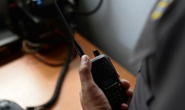 ওয়্যারলেসের মাধ্যমে বার বার কী জানতে চাওয়া হচ্ছিল?