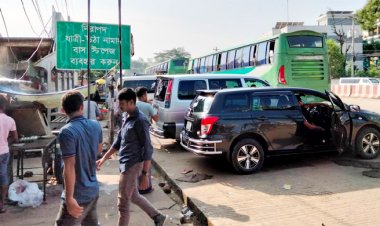 নির্দিষ্ট স্টপেজ থাকলেও থামছে না গাড়ি, মহাসড়কে বাড়ছে যানজট