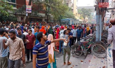 মিরপুরে মজুরি বাড়ানোর দাবিতে শ্রমিকদের সড়ক অবরোধ-ভাঙচুর