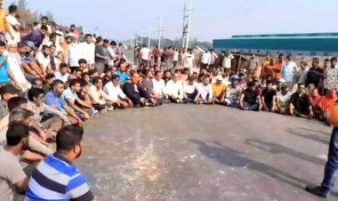 বগুড়ায় অবরোধ চলছে