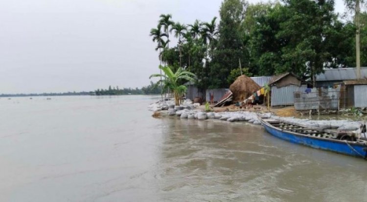 কুড়িগ্রামে তিস্তার পানি বিপৎসীমার উপরে, আতঙ্কে নদী পাড়ের মানুষ