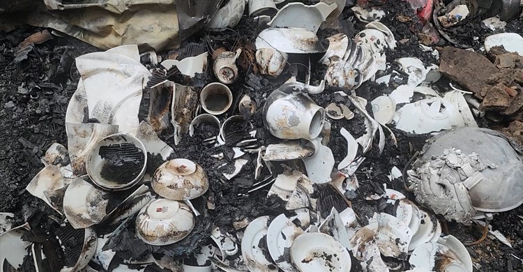 মুহূর্তে পুড়ে গেলো ৪০ লাখ টাকার ক্রোকারিজ