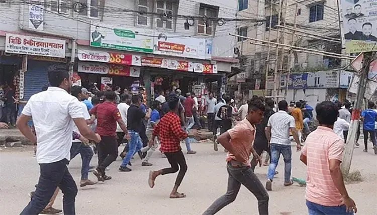 কুমিল্লায় হিন্দু বৌদ্ধ খ্রিস্টান ঐক্য পরিষদের মিছিলে পুলিশের বাধা, যুবলীগ-ছাত্রলীগের ধাওয়া, আহত ৩