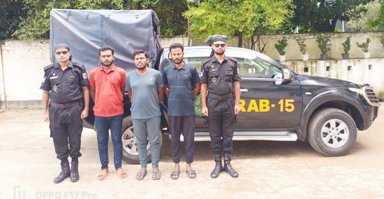 হত্যা মামলার আসামিকে কুপিয়ে খুন, ৩ যুবক গ্রেফতার