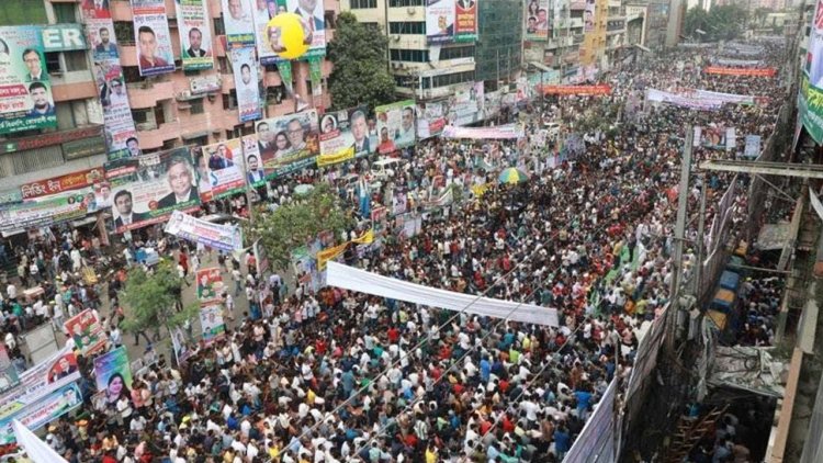 বিএনপির সমাবেশ শুরু, লোকে লোকারণ্য নয়াপল্টনের আশপাশ