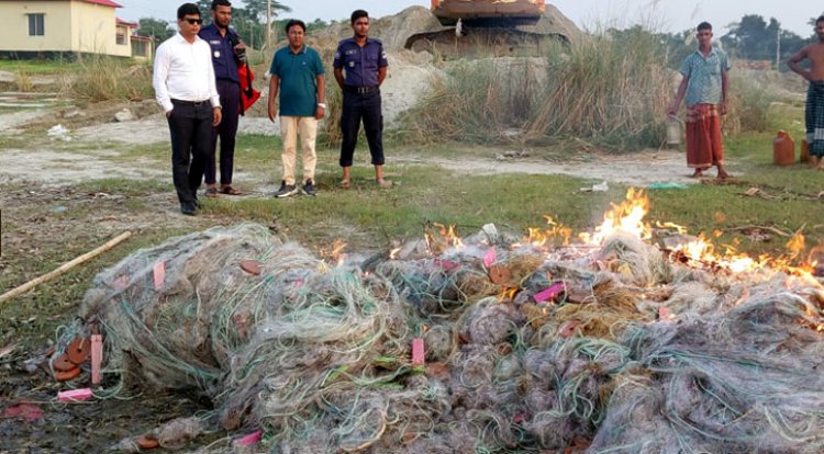 শিবচরের পদ্মায় অভিযান, ৫ জেলের সাজা-জাল জব্দ
