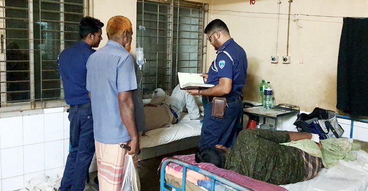 বাড়ি ফেরার পথে যুবককে কুপিয়ে অর্ধলাখ টাকা ছিনতাই