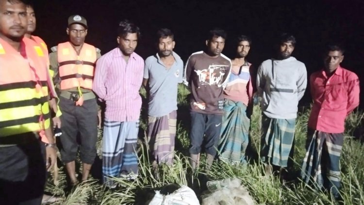পদ্মায় ইলিশ ধরায় ৬ জেলের কারাদণ্ড