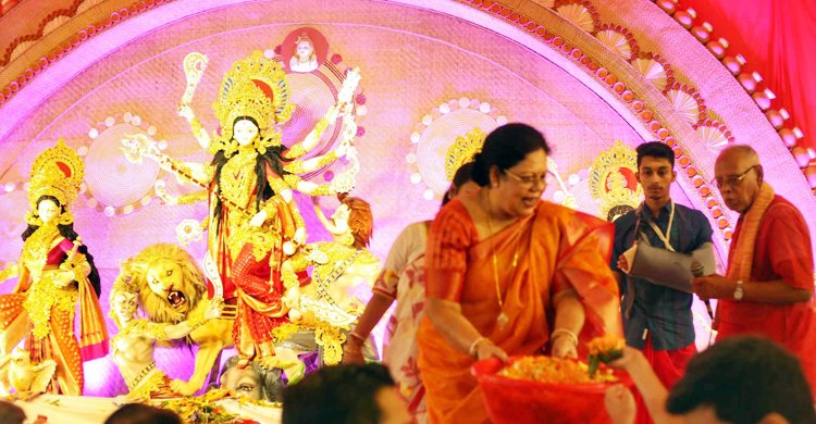আজ বিজয়া দশমী, বিকেলে দেবী বিসর্জন