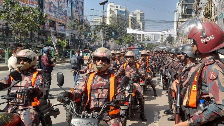 নিরাপত্তা বাড়ছে নয়াপল্টনে, টহল দিচ্ছে পুলিশ ও র্যাট সদস্যরা
