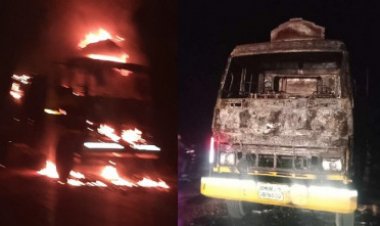 সিরাজগঞ্জে গম বোঝাই ট্রাকে আগুন দিয়েছে দুর্বৃত্তরা