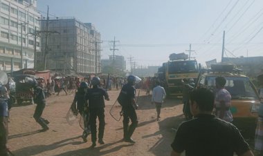 গাজীপুরে গার্মেন্টস কারখানায় শ্রমিকদের ভাঙচুর, মহাসড়ক অবরোধ