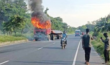 ঢাকা-চট্টগ্রাম মহাসড়কে লরিতে আগুন